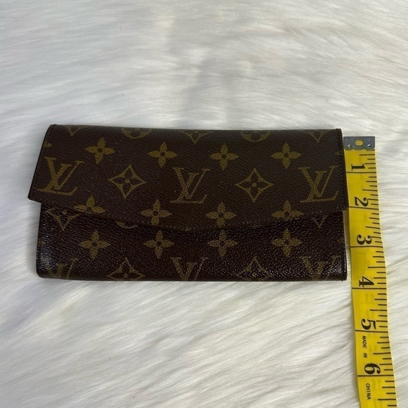 LOUIS VUITTON long zip wallet in monogram - Picture 16 of 17